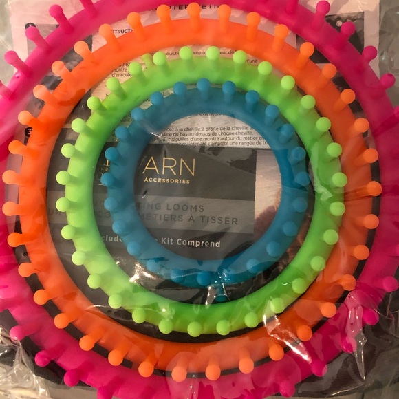 Knitting Loom Kit with Yarn - Picture 4 of 7